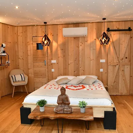 Domaine Des Etoiles - Insolites Chalet Gillonnay